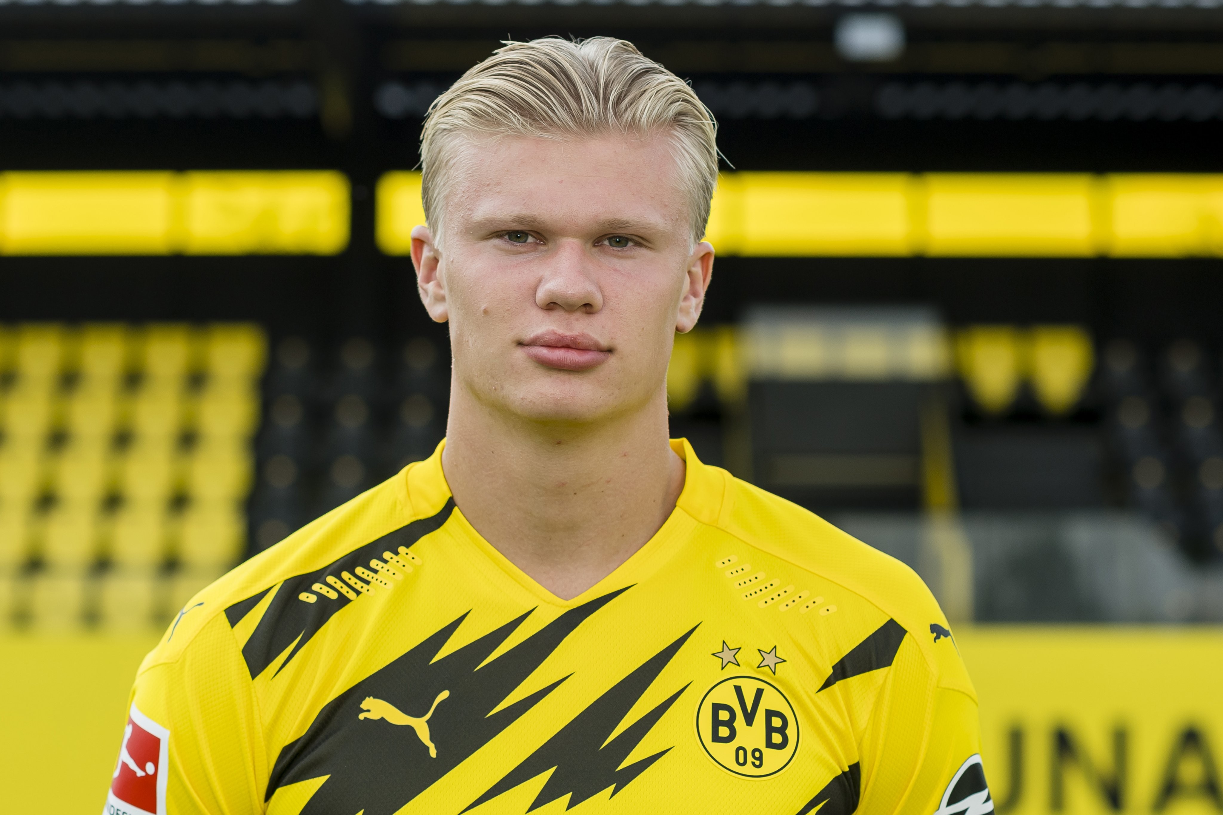 官方：英格兰名哨奥利弗将执法欧冠皇马客战奥林匹亚科斯（官宣：英格兰名哨奥利弗执法欧冠，皇马客场挑战奥林匹亚科斯）