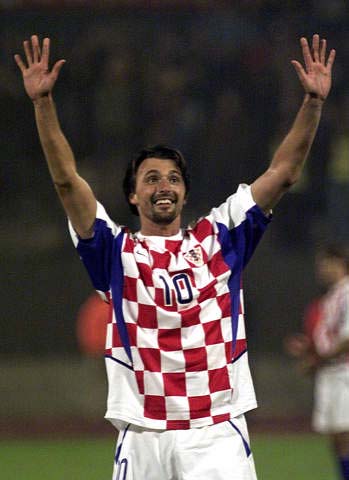 尤文本赛季税前年薪前20：弗拉霍维奇2220万第1，戴维1110万（尤文本季税前年薪TOP20：弗拉霍维奇以2220万领跑，戴维1110万）