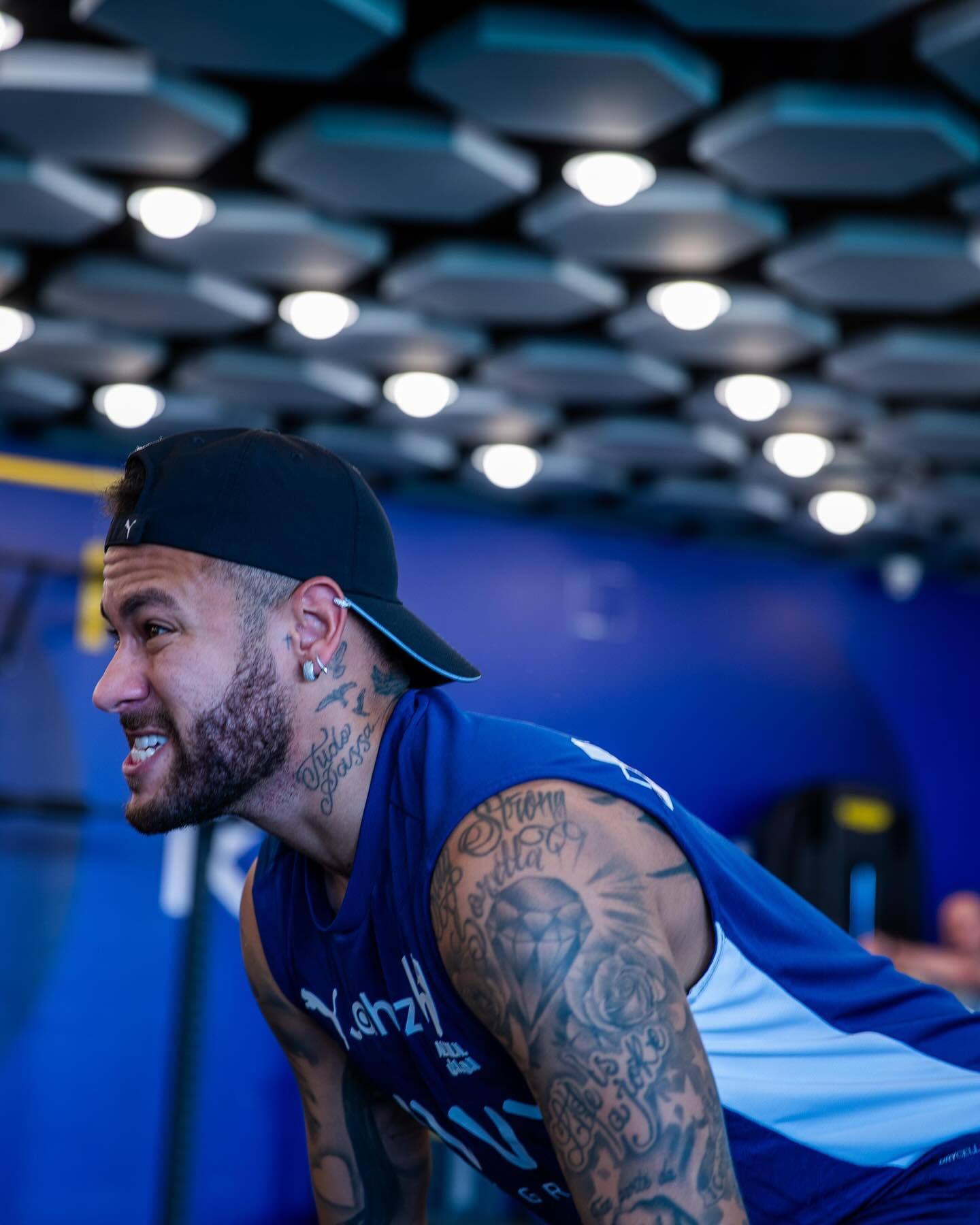 英超受大雪影响多场比赛延期（大雪影响英超 多场赛事延期）