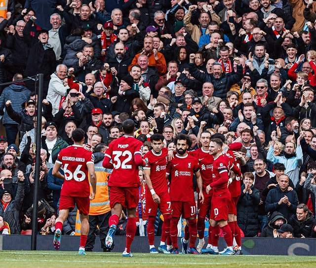 皮亚尼奇重返尤文训练基地，与斯帕莱蒂、基耶利尼合影（皮亚尼奇回到尤文训练基地，与斯帕莱蒂、基耶利尼同框合影）