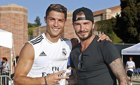 里沙利松晒AI制作孙兴慜雕像图，并艾特热刺官方“请安排”（里沙利松晒AI制孙兴慜雕像图，并@热刺官方：请安排）