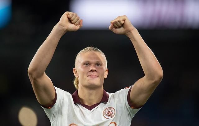 斯潘塞是NCAA长曲棍球历史助攻王，获得最高荣誉后改打篮球（NCAA长曲棍球历史助攻王斯潘塞获最高荣誉后转战篮球）