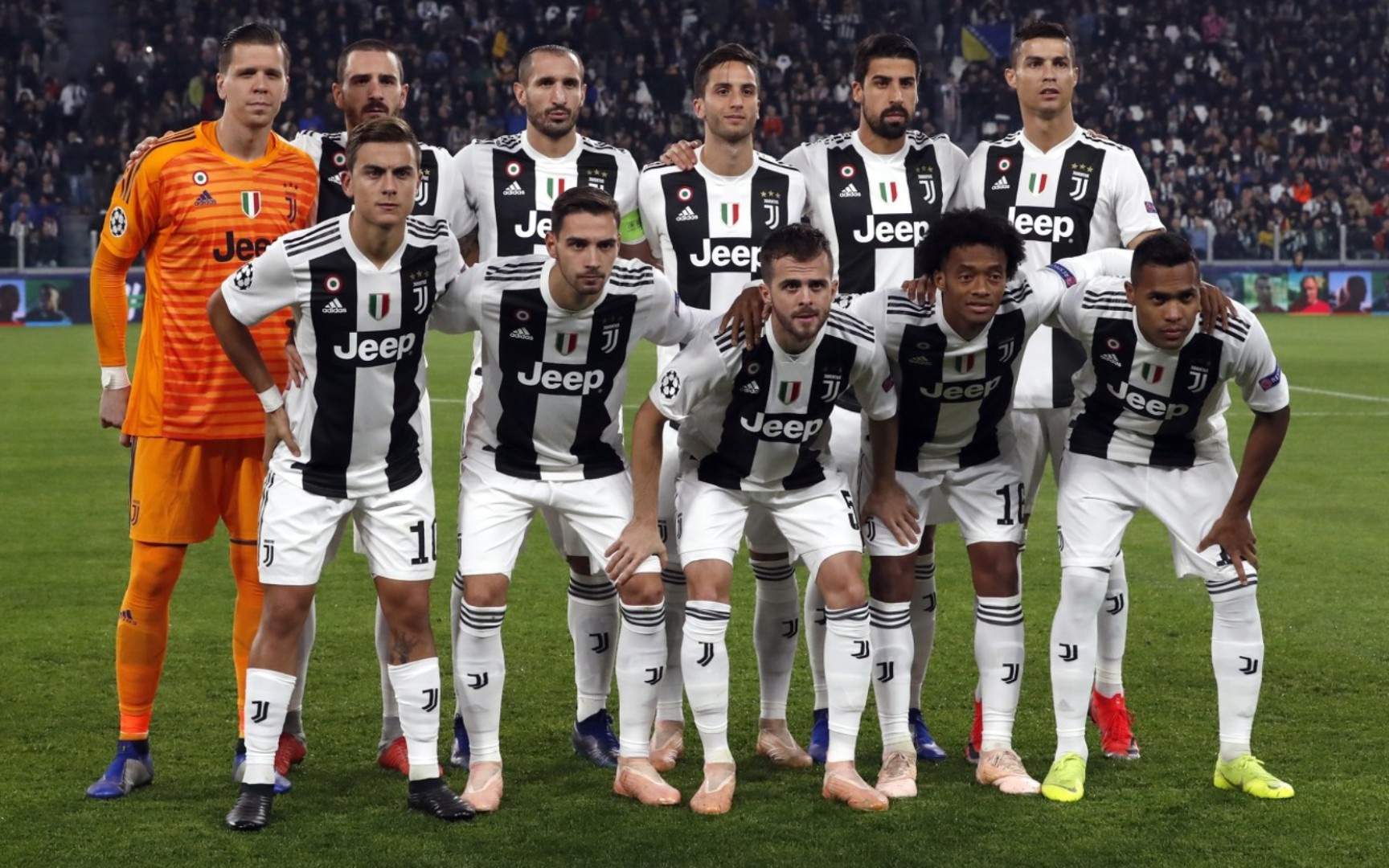 每体：法兰克福球迷有1000人无门票想混进场，被安保当时驱离（每体：约千名法兰克福球迷无票试图入场，已被安保当场驱离）