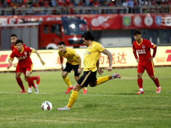 波兰主帅：要帮扎莱夫斯基找回状态；我觉得莱万还没决定未来（波兰主帅：将助扎莱夫斯基找回状态；莱万的未来尚未敲定）