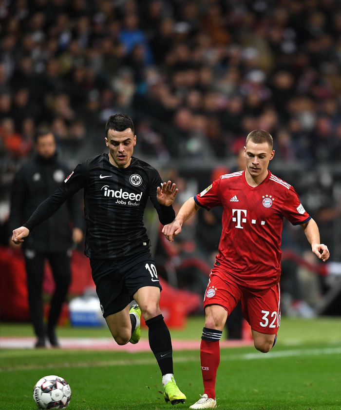 脚步不够快！首发的杨瀚森侧移被吹阻挡 4分钟不到累积2犯被换下（脚步慢半拍！首发杨瀚森侧移遭判阻挡，开场不到4分钟累积两犯被换下）