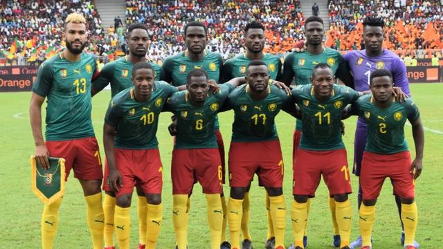 曼联客场不败创英超最长纪录，B费贡献2球1助攻，但防守漏洞明显，积分排名靠后。（曼联客场不败登顶英超纪录，B费2球1助抢眼，防守短板凸显、积分仍靠后）