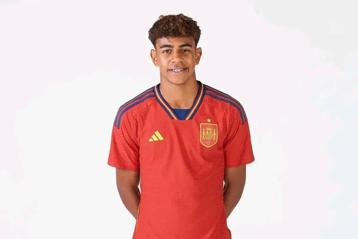 龙赛罗：阿隆索和全队都需尽快接受心理治疗；我们到底怎么了（龙赛罗：阿隆索和全队迫切需要心理疏导，我们到底出了什么问题？）